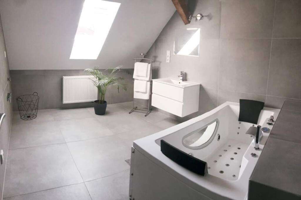 Apartman 3Kk 80 M2 S Virivkou A Saunou Jihlava Exterior foto